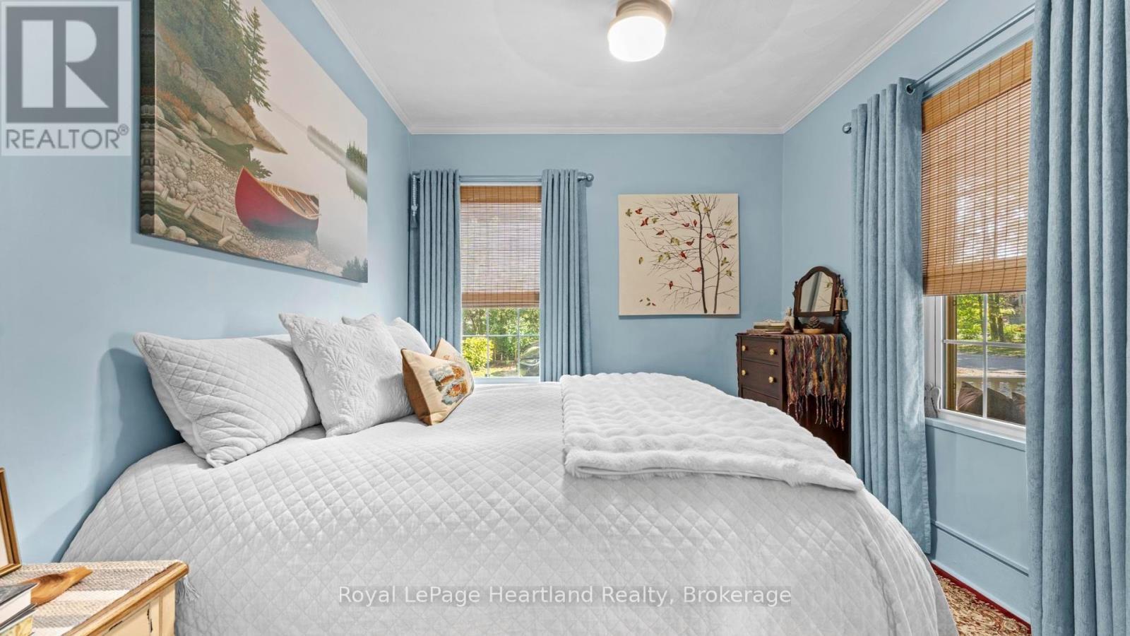 18 St.Vincent Street, Goderich (Goderich (Town)), ON - Indoor Photo Showing Bedroom