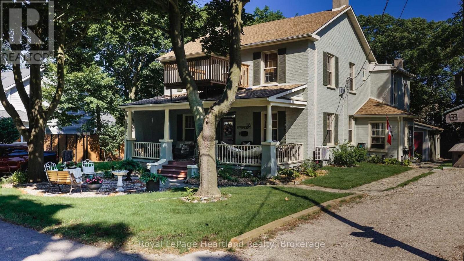 18 St.Vincent Street, Goderich (Goderich (Town)), ON - Outdoor With Facade
