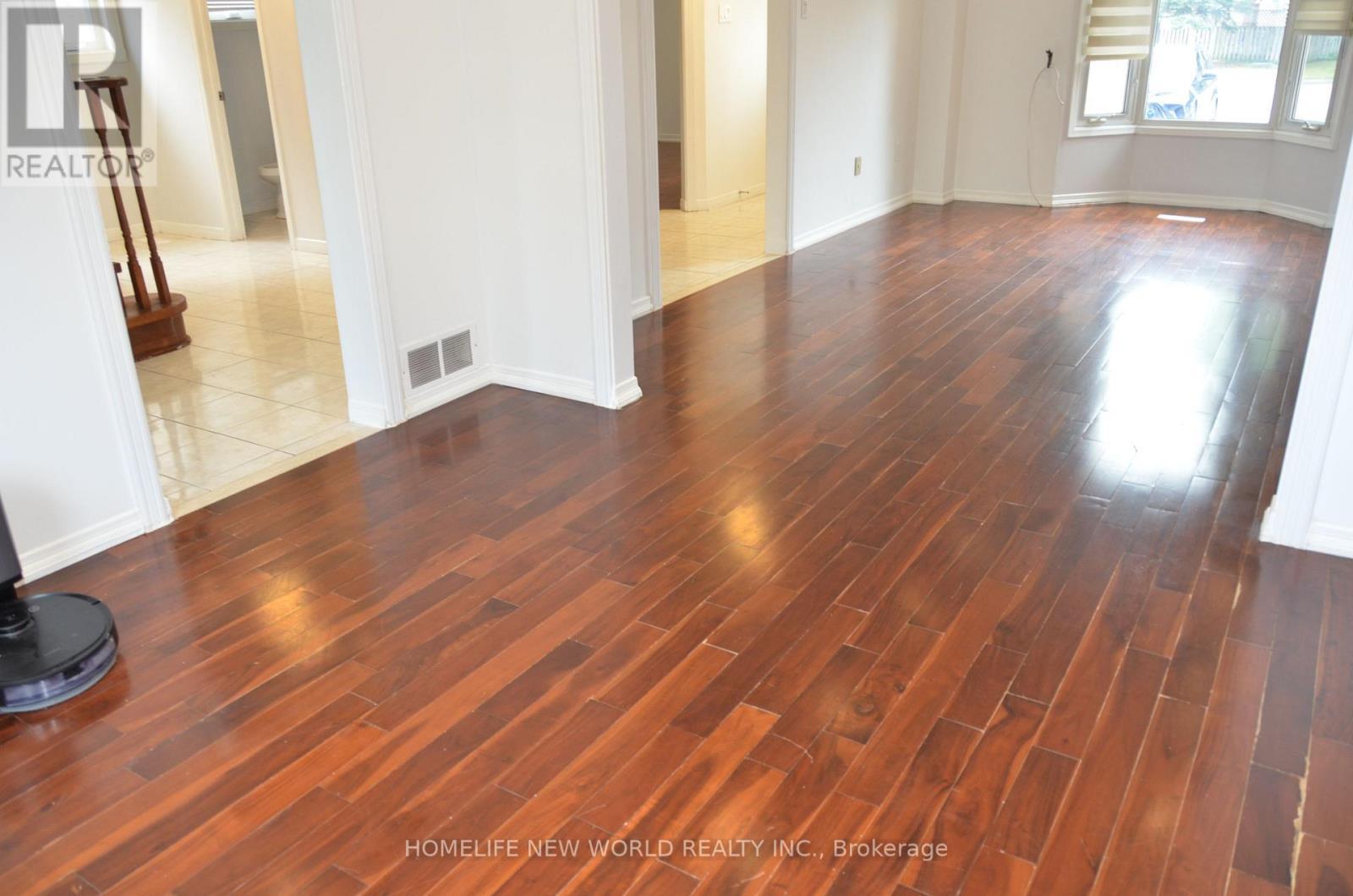 50 Adrian Crescent, Markham, ON - Indoor Photo Showing Other Room
