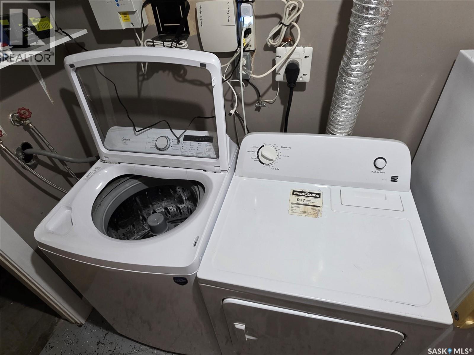 333 Elphinstone Street, Regina, SK - Indoor Photo Showing Laundry Room