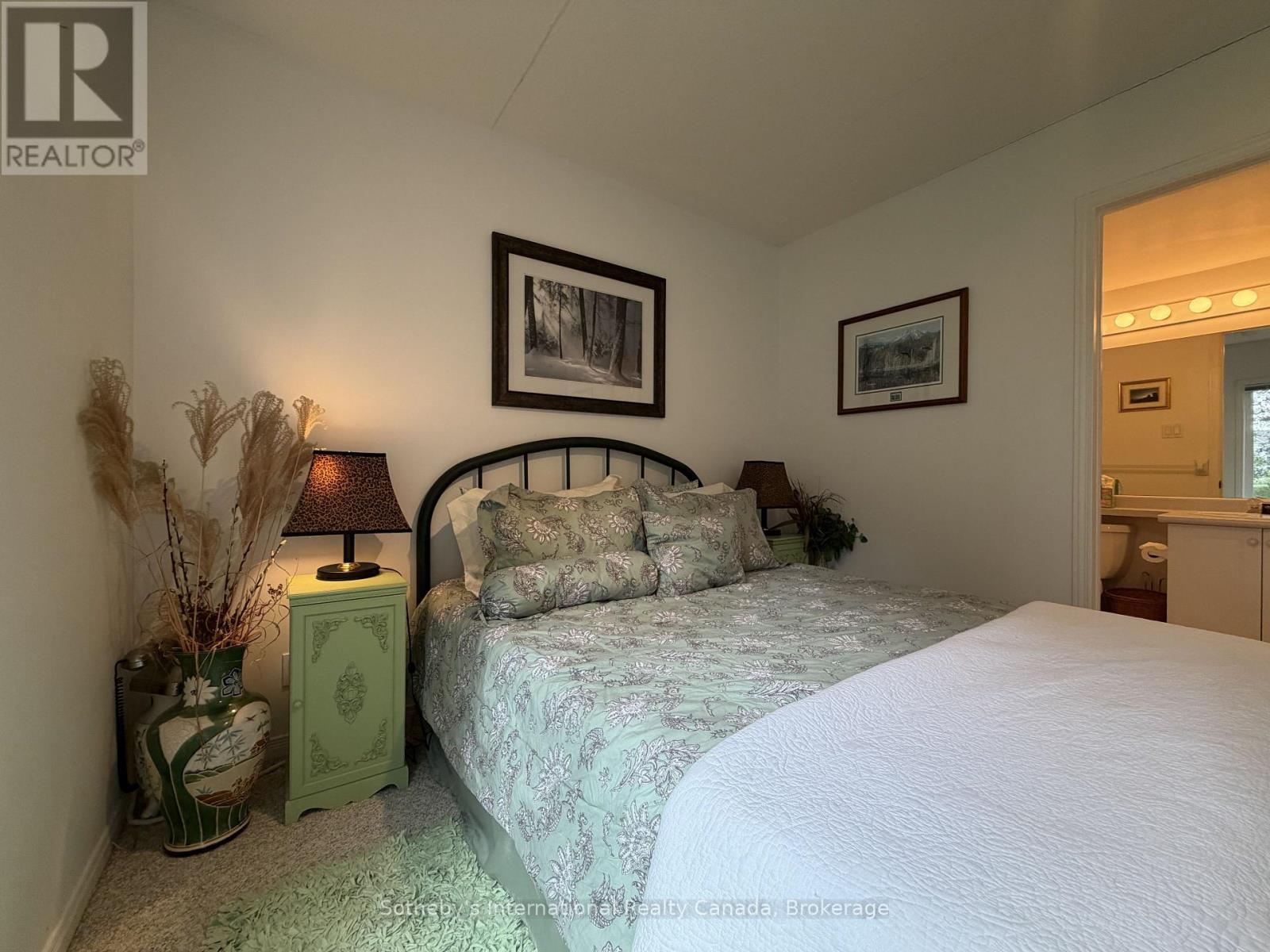 329 Mariners Way, Collingwood, ON - Indoor Photo Showing Bedroom