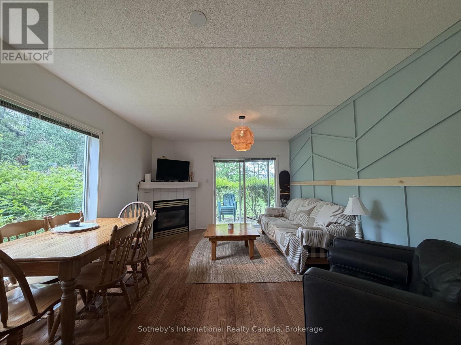 329 Mariners Way, Collingwood, ON - Indoor With Fireplace