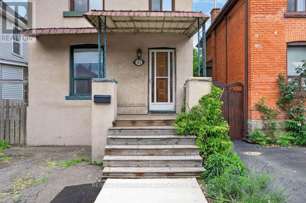 21 East Bend Avenue N, Hamilton, ON - Outdoor