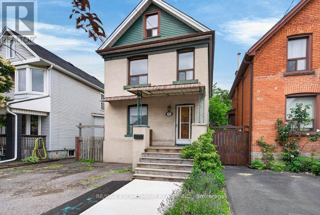 21 East Bend Avenue N, Hamilton, ON - Outdoor With Facade