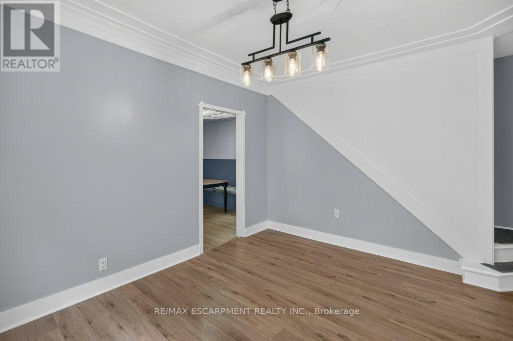 21 East Bend Avenue N, Hamilton, ON - Indoor Photo Showing Other Room