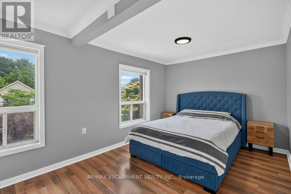 21 East Bend Avenue N, Hamilton, ON - Indoor Photo Showing Bedroom
