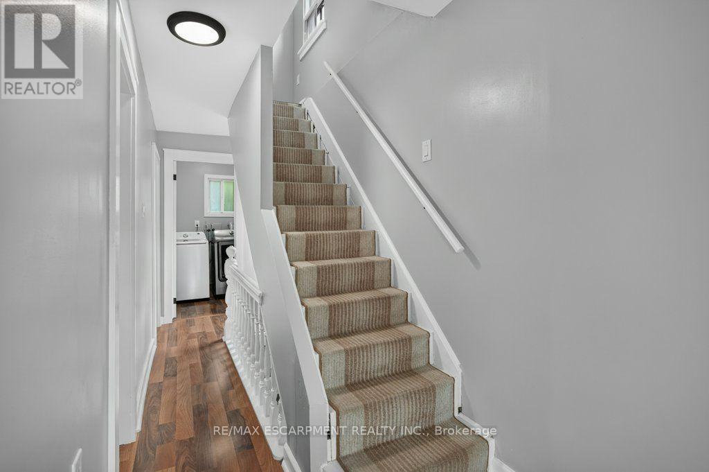 21 East Bend Avenue N, Hamilton, ON - Indoor Photo Showing Other Room