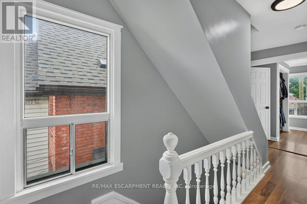 21 East Bend Avenue N, Hamilton, ON - Indoor Photo Showing Other Room