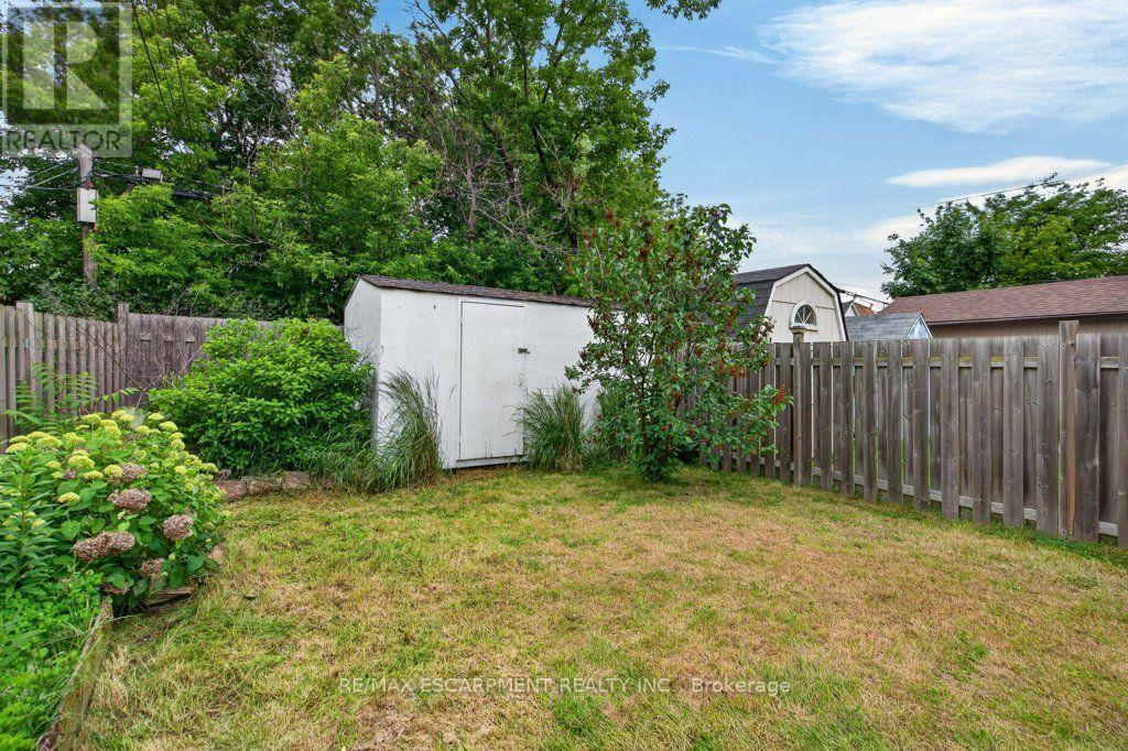 21 East Bend Avenue N, Hamilton, ON - Outdoor