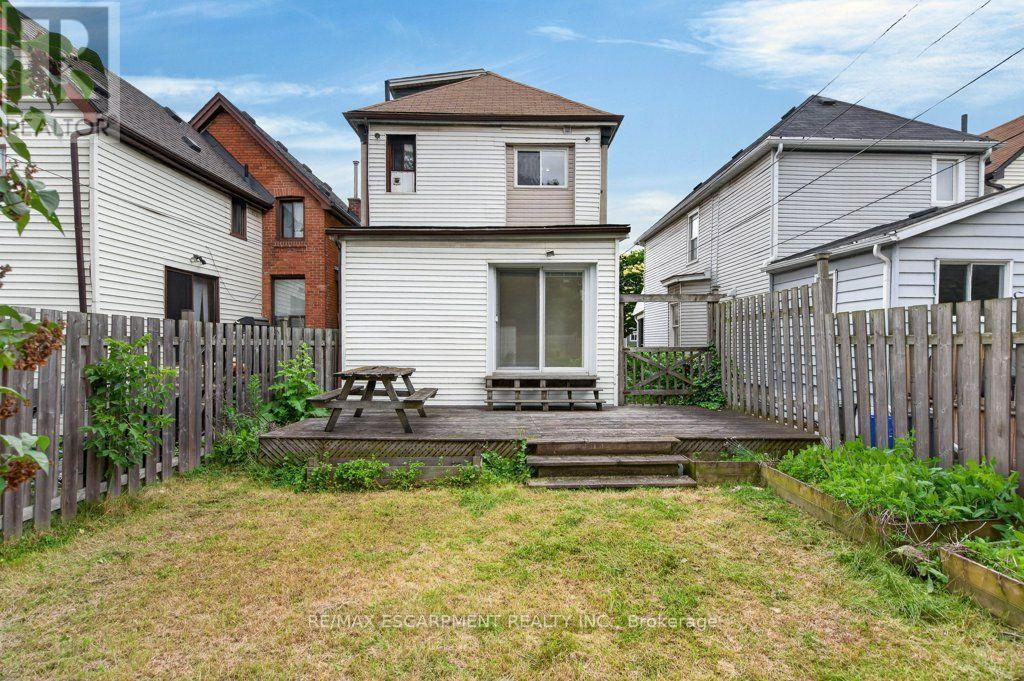 21 East Bend Avenue N, Hamilton, ON - Outdoor With Deck Patio Veranda