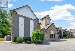 205 - 20 JOHN STREET Grimsby, ON L3M 1X5