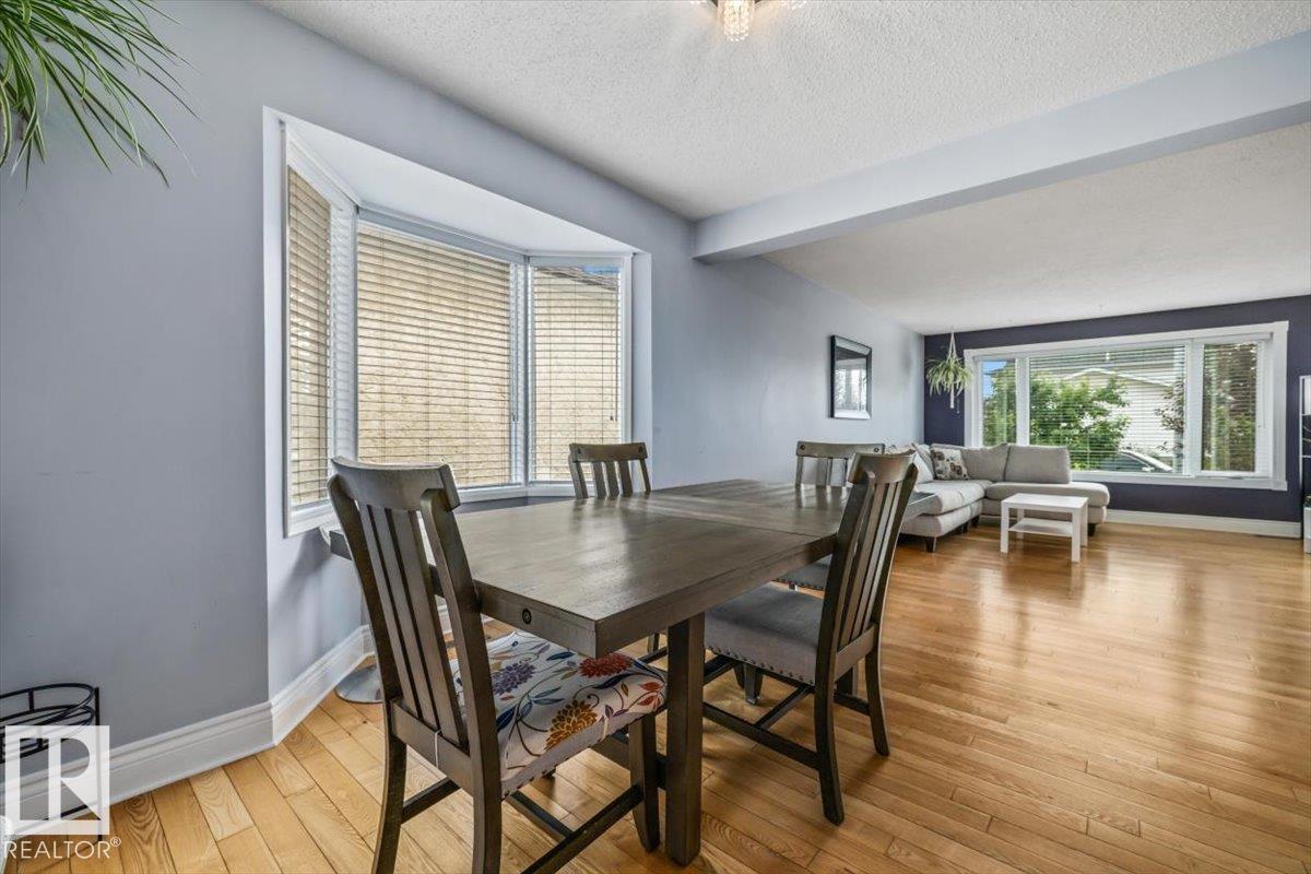 16551 116 St Nw, Edmonton, AB - Indoor Photo Showing Dining Room