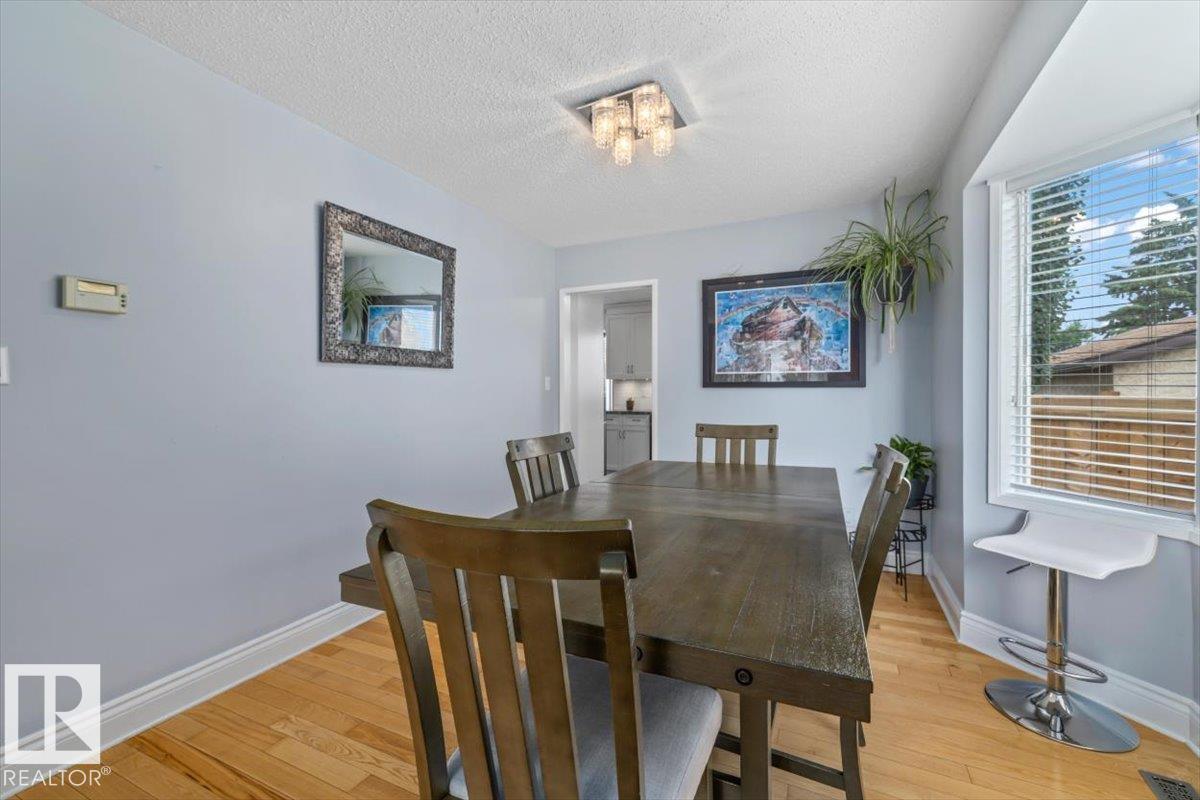 16551 116 St Nw, Edmonton, AB - Indoor Photo Showing Dining Room