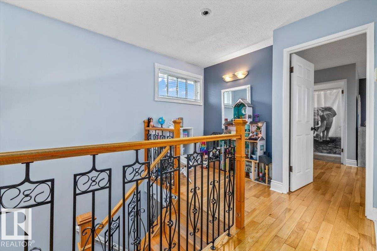 16551 116 St Nw, Edmonton, AB - Indoor Photo Showing Other Room