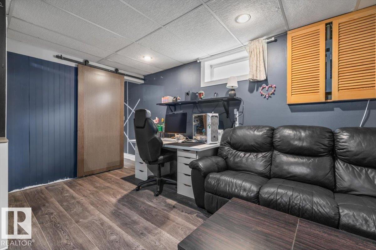 16551 116 St Nw, Edmonton, AB - Indoor