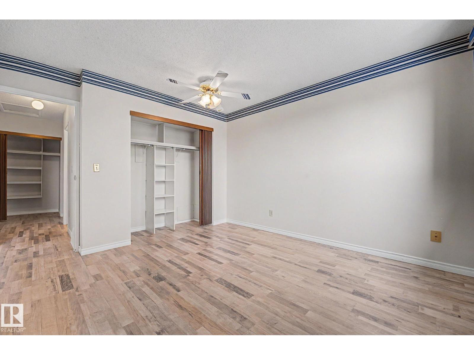 1096 Knottwood Rd E Nw, Edmonton, AB - Indoor Photo Showing Other Room