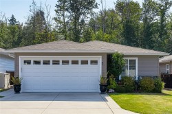 #5-7586 Tetayut Rd Central Saanich, BC V8M 0B4