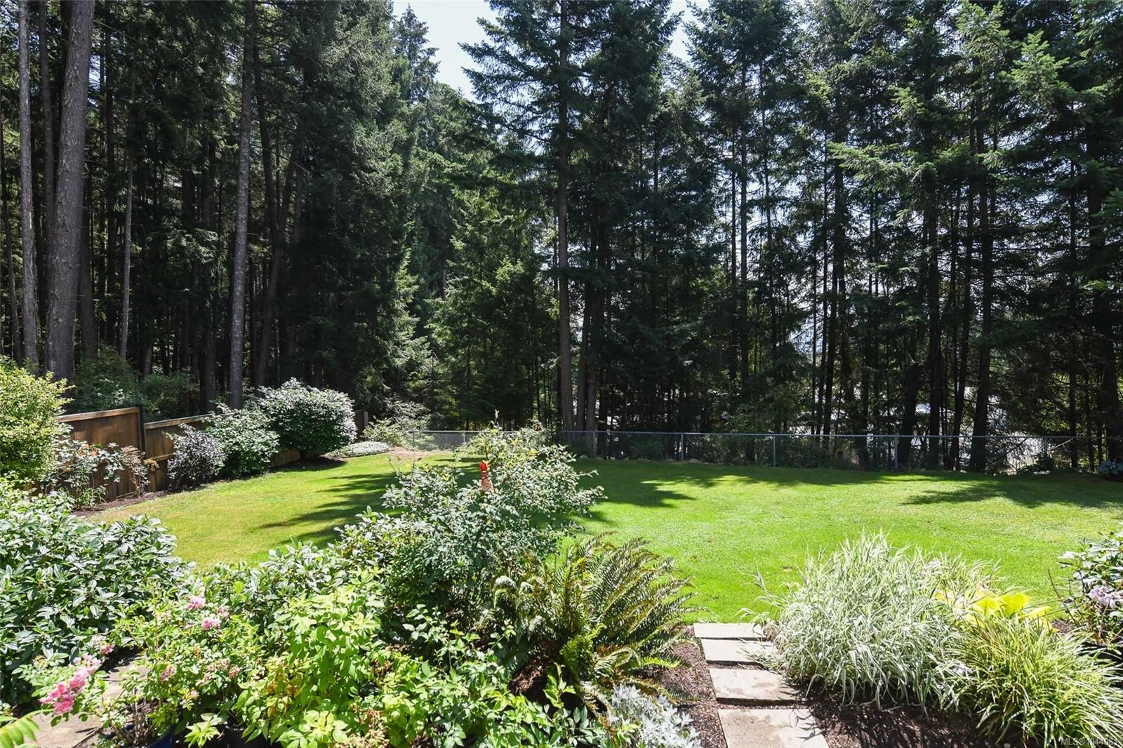 2343 Tutor Dr, Comox, BC