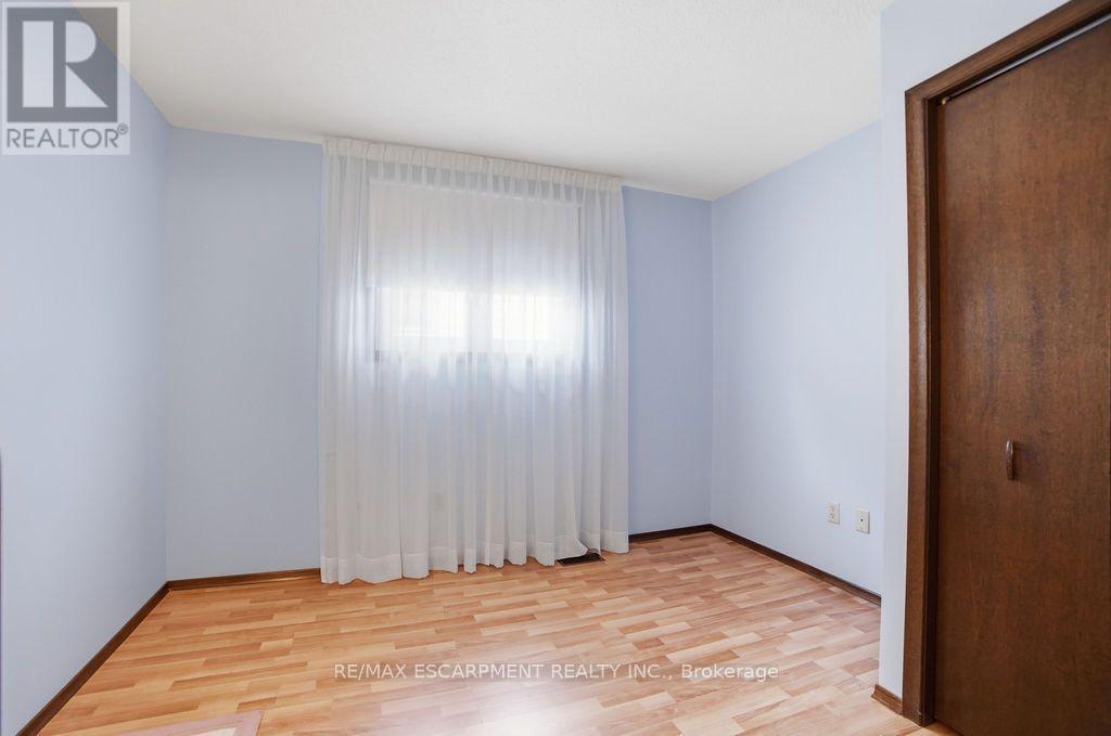 229 East 8Th Street, Hamilton, ON - Indoor Photo Showing Other Room
