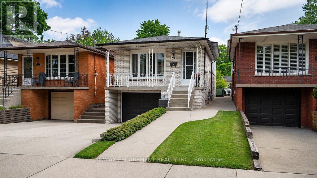 229 East 8Th Street, Hamilton, ON - Outdoor With Facade