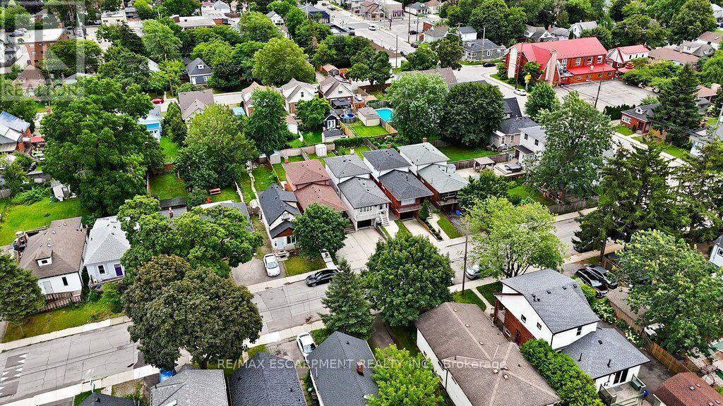 229 East 8Th Street, Hamilton, ON - Outdoor