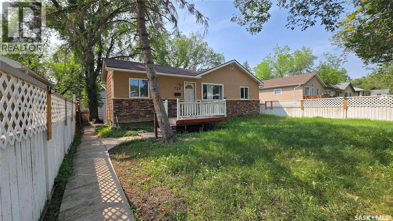 728 Argyle Street, Regina, SK - Outdoor With Deck Patio Veranda