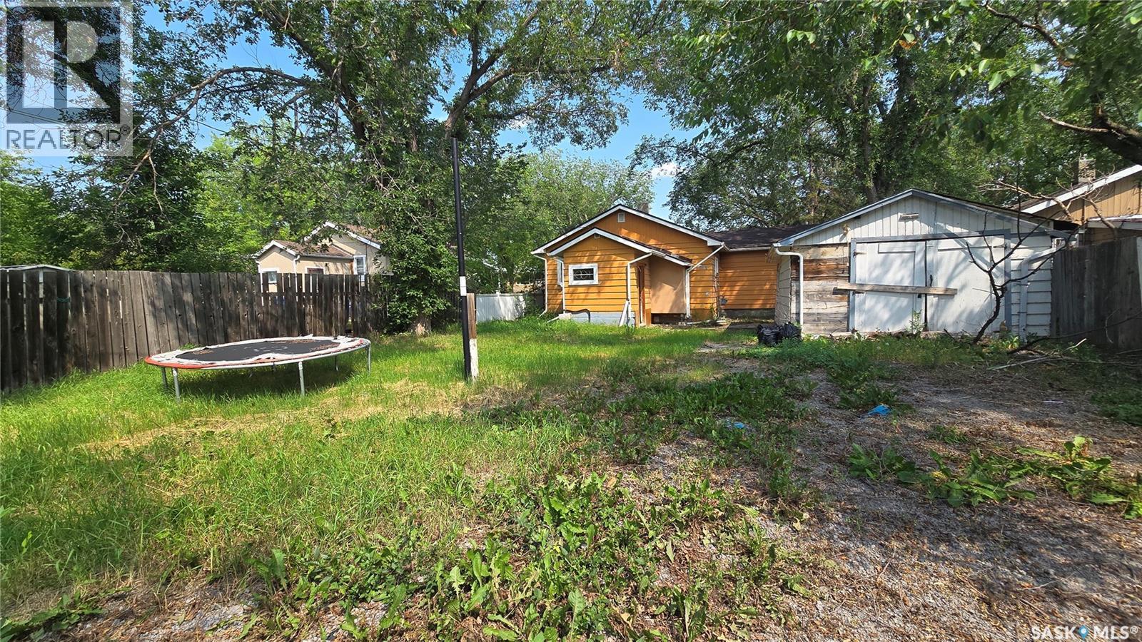 728 Argyle Street, Regina, SK - Outdoor