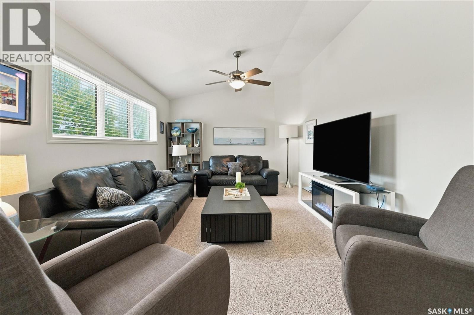 111 655 Kenderdine Road, Saskatoon, SK - Indoor Photo Showing Living Room