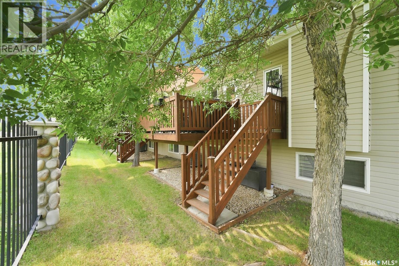 111 655 Kenderdine Road, Saskatoon, SK - Outdoor