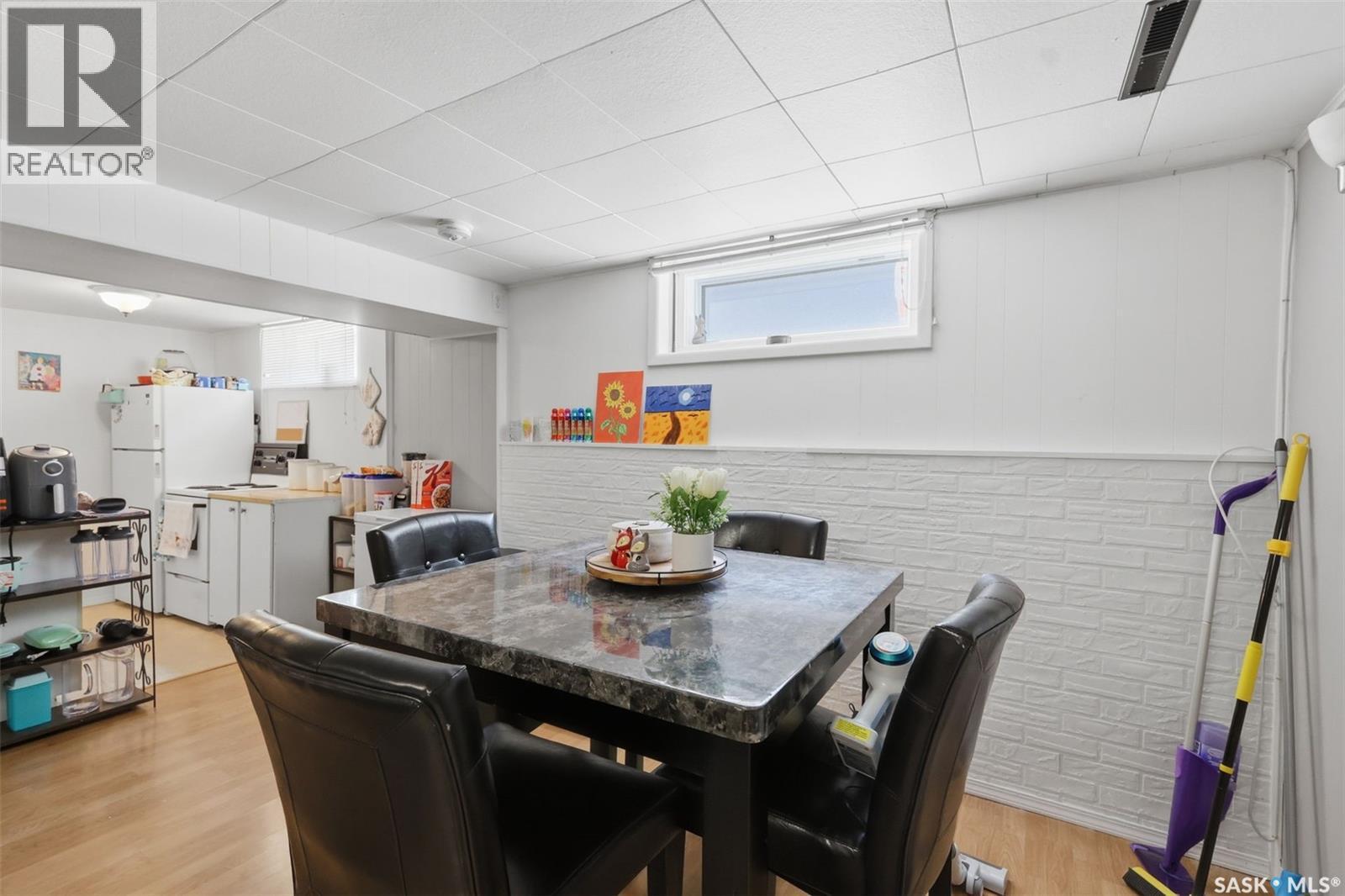 2321 Mckinnon Avenue S, Saskatoon, SK - Indoor