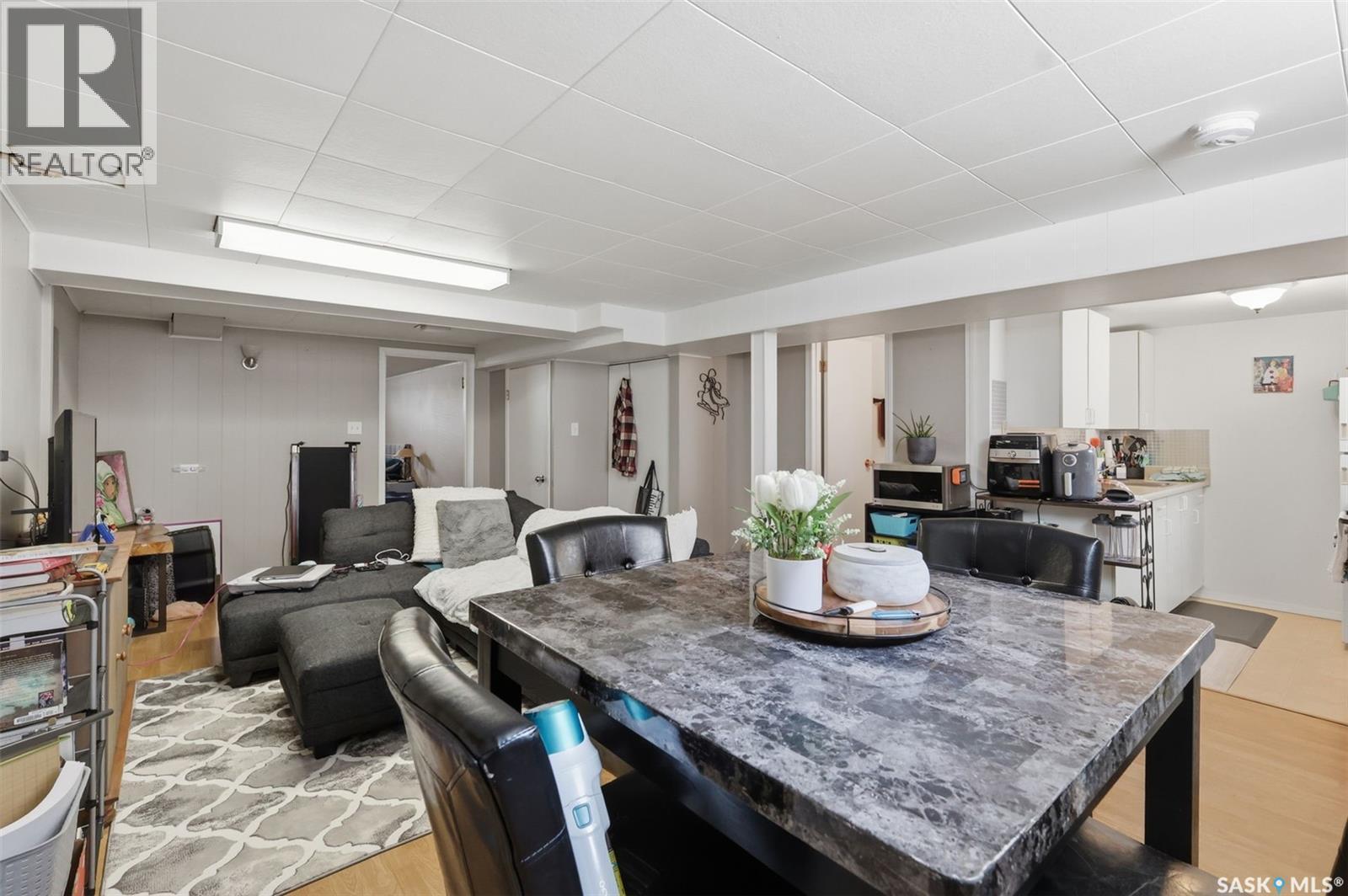 2321 Mckinnon Avenue S, Saskatoon, SK - Indoor Photo Showing Dining Room