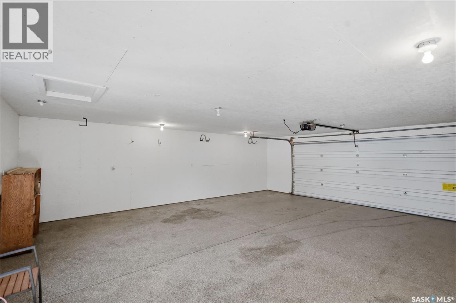 2321 Mckinnon Avenue S, Saskatoon, SK - Indoor Photo Showing Garage