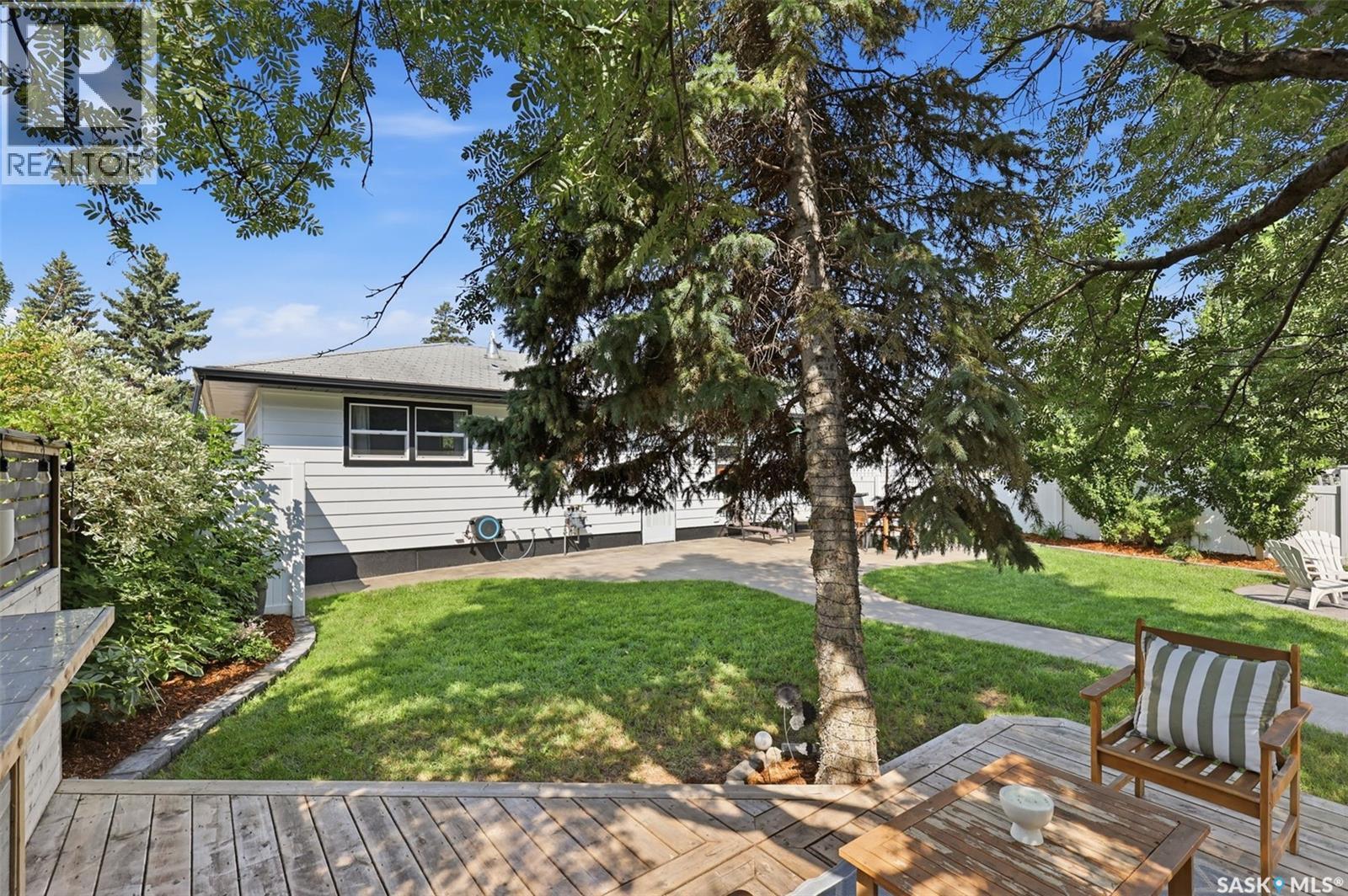 2321 Mckinnon Avenue S, Saskatoon, SK - Outdoor
