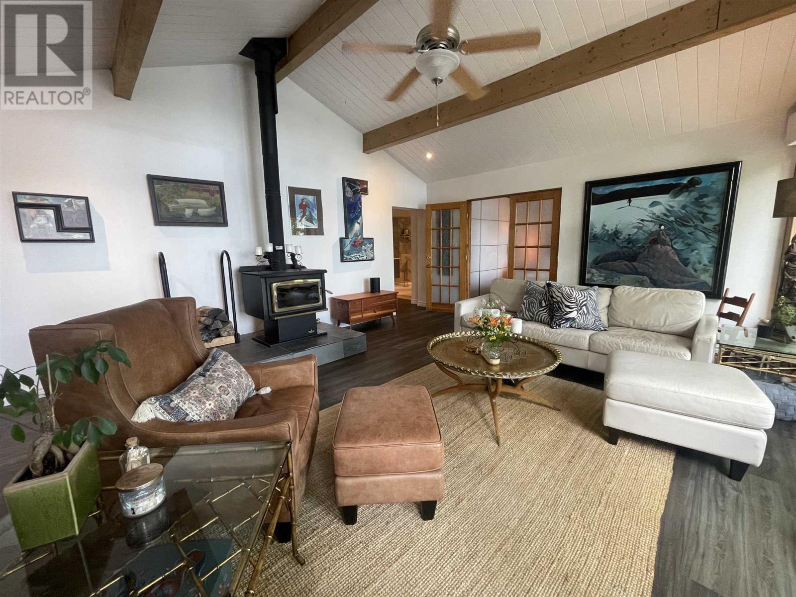 3173 Haight Rd, Hilton Beach, ON - Indoor Photo Showing Living Room