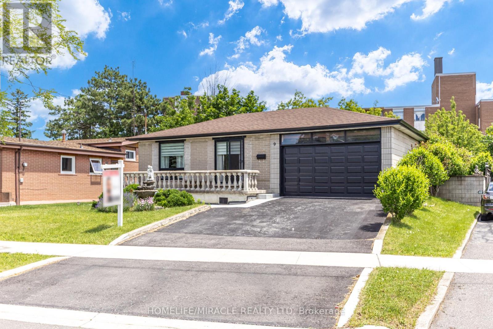 9 Wheatsheaf Crescent, Toronto, ON - Outdoor With Deck Patio Veranda