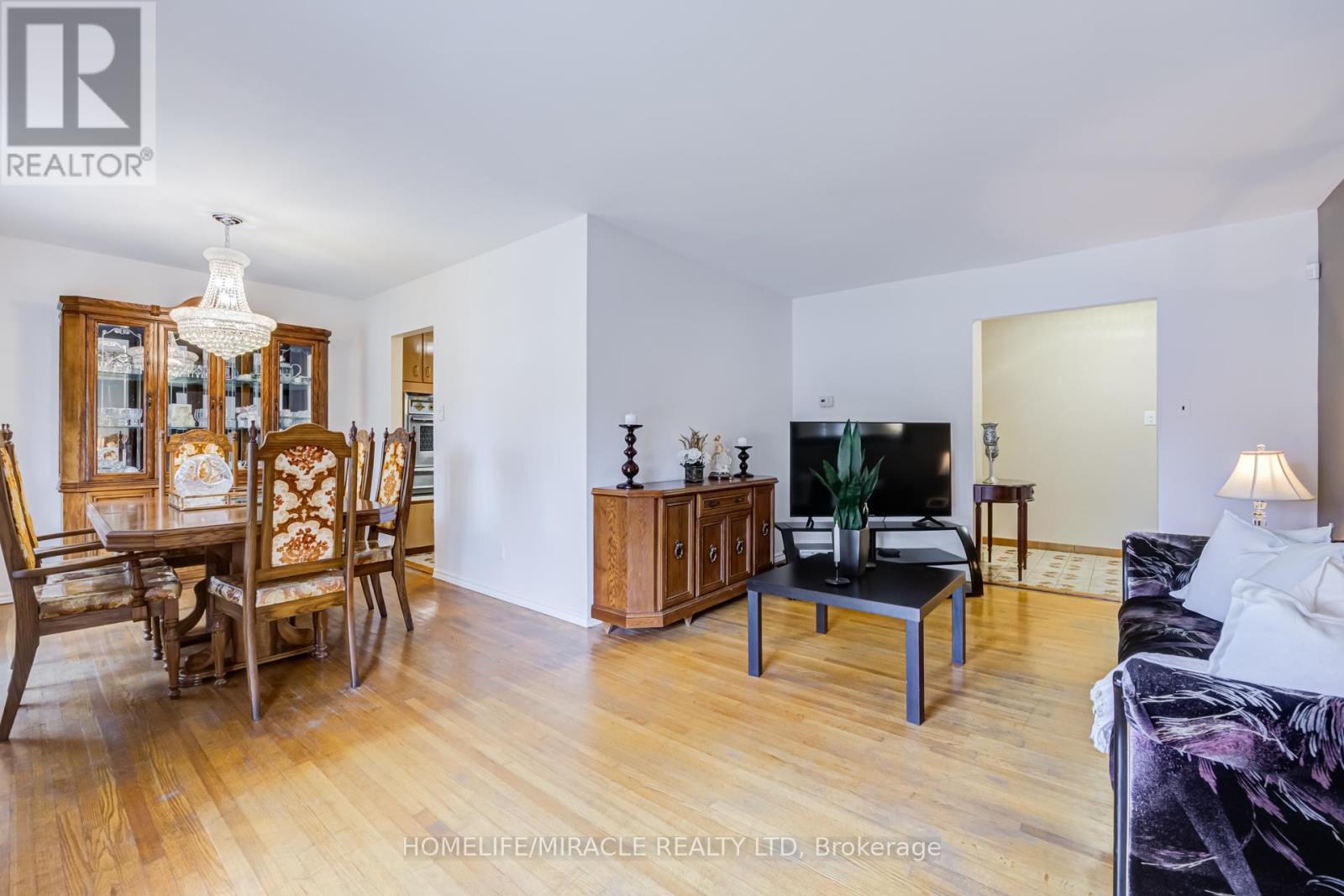 9 Wheatsheaf Crescent, Toronto, ON - Indoor