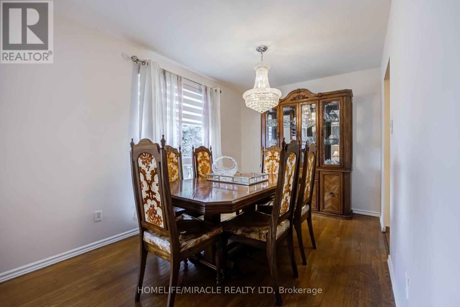 9 Wheatsheaf Crescent, Toronto, ON - Indoor Photo Showing Dining Room