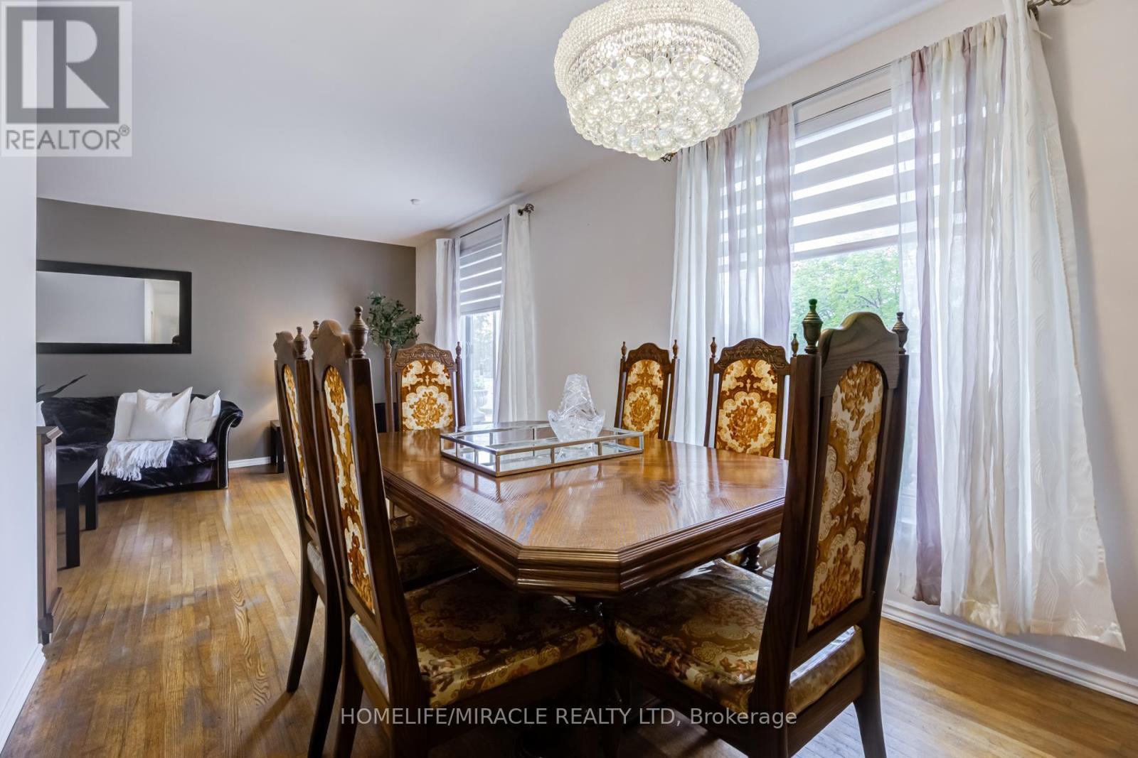 9 Wheatsheaf Crescent, Toronto, ON - Indoor Photo Showing Dining Room