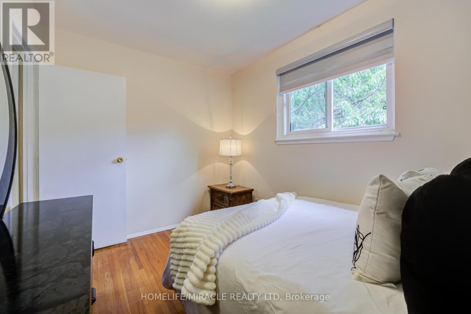9 Wheatsheaf Crescent, Toronto, ON - Indoor Photo Showing Bedroom
