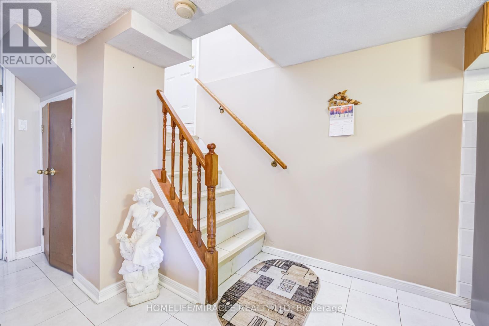 9 Wheatsheaf Crescent, Toronto, ON - Indoor Photo Showing Other Room
