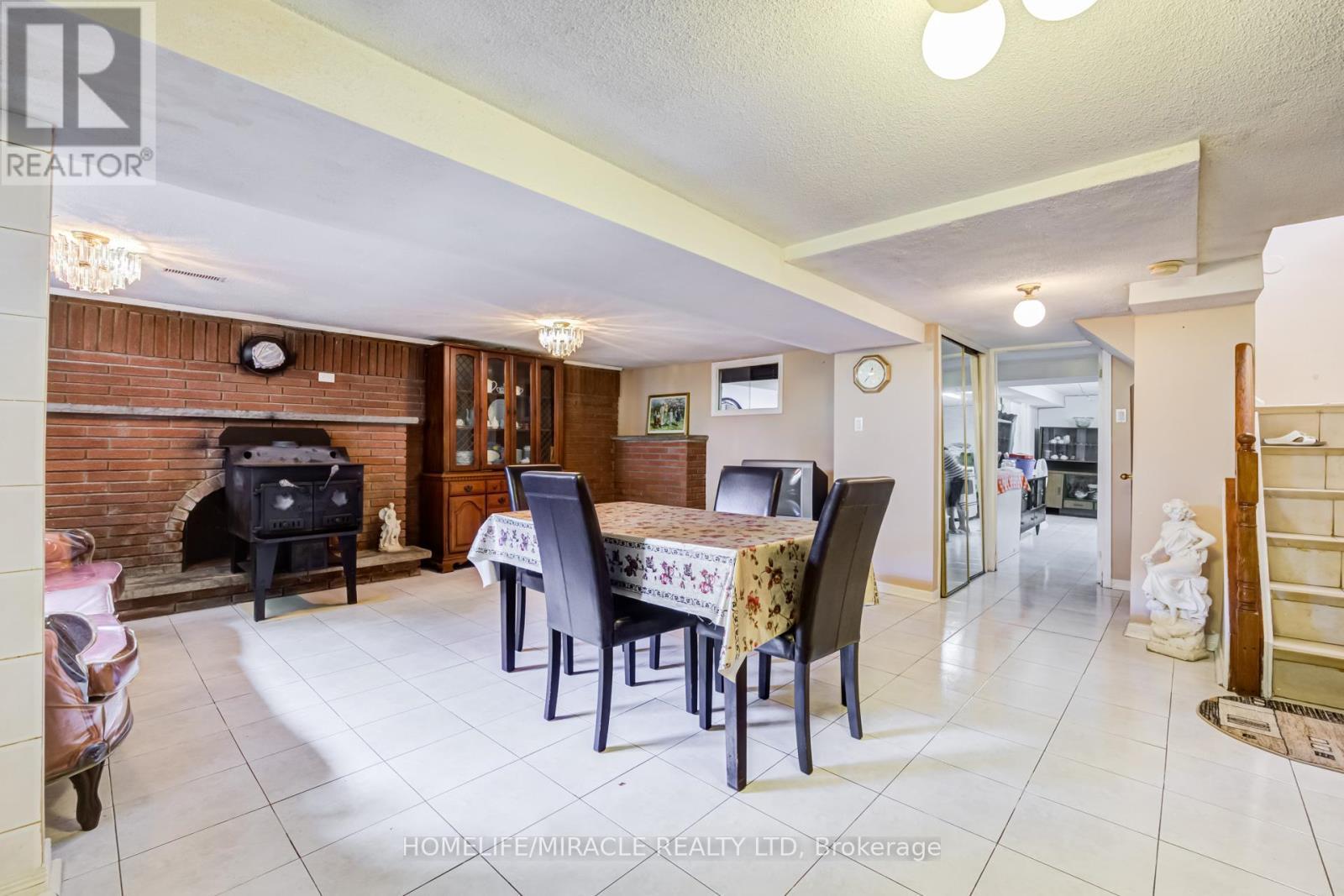 9 Wheatsheaf Crescent, Toronto, ON - Indoor Photo Showing Dining Room
