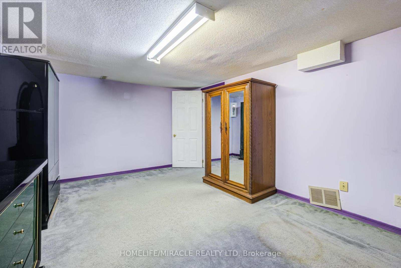 9 Wheatsheaf Crescent, Toronto, ON - Indoor