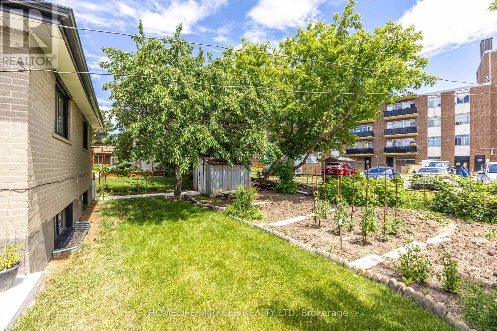 9 Wheatsheaf Crescent, Toronto, ON - Outdoor