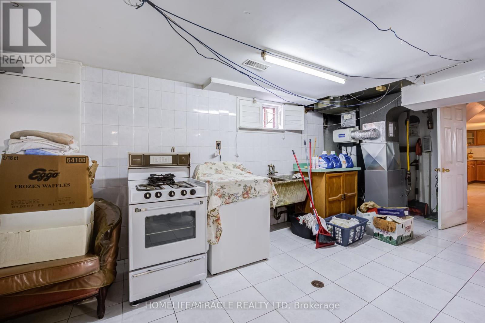 9 Wheatsheaf Crescent, Toronto, ON - Indoor Photo Showing Other Room