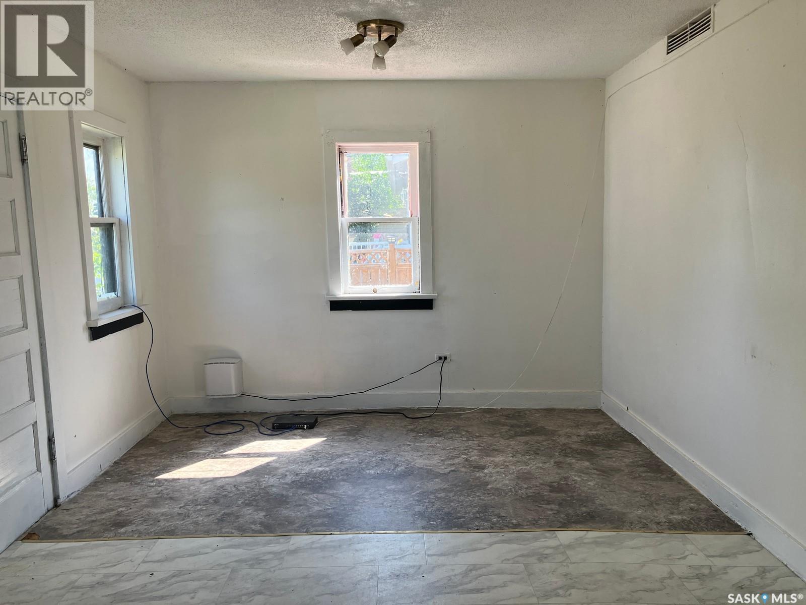 710 9Th Avenue W, Nipawin, SK - Indoor Photo Showing Other Room