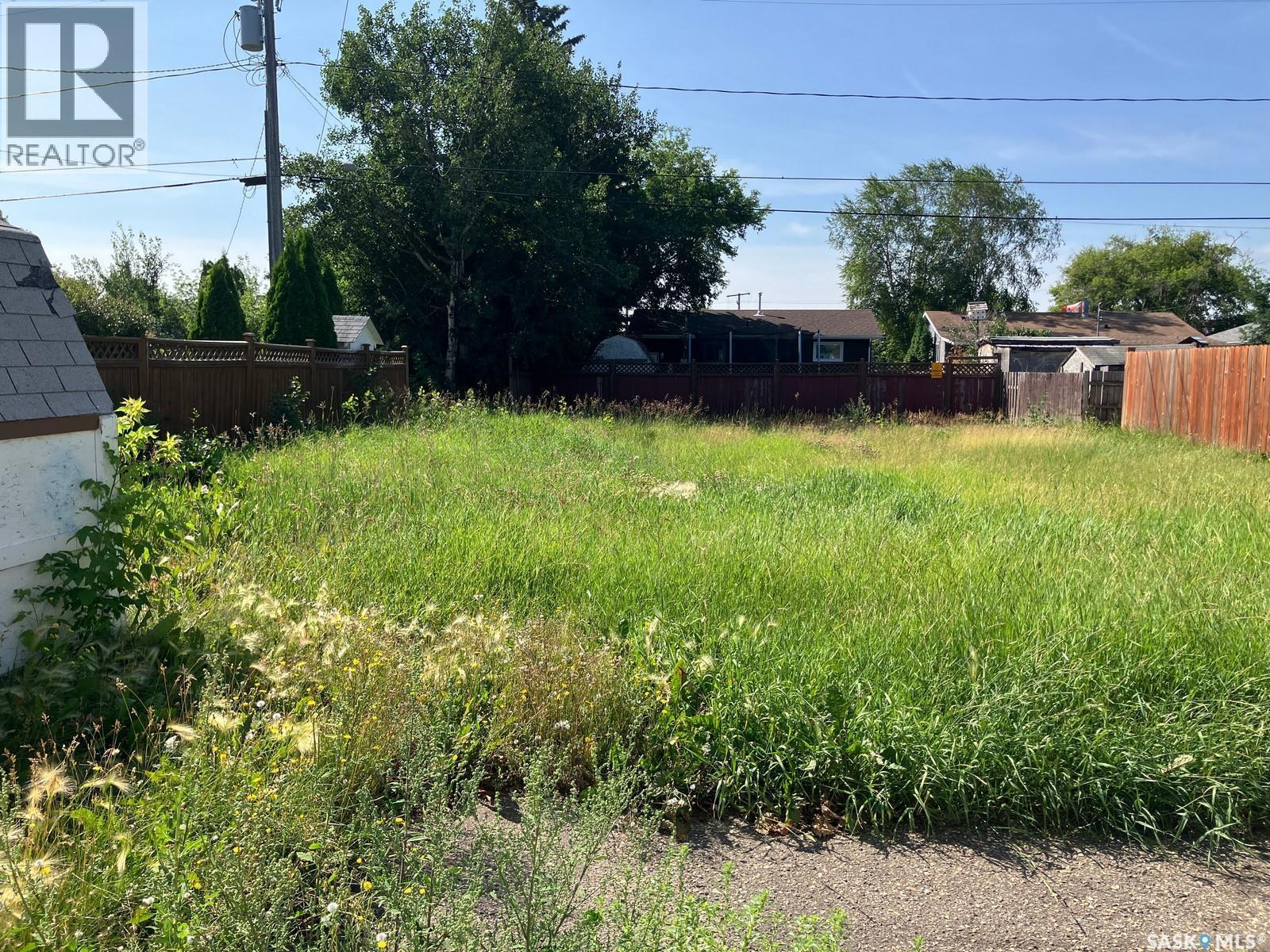 710 9Th Avenue W, Nipawin, SK - Outdoor