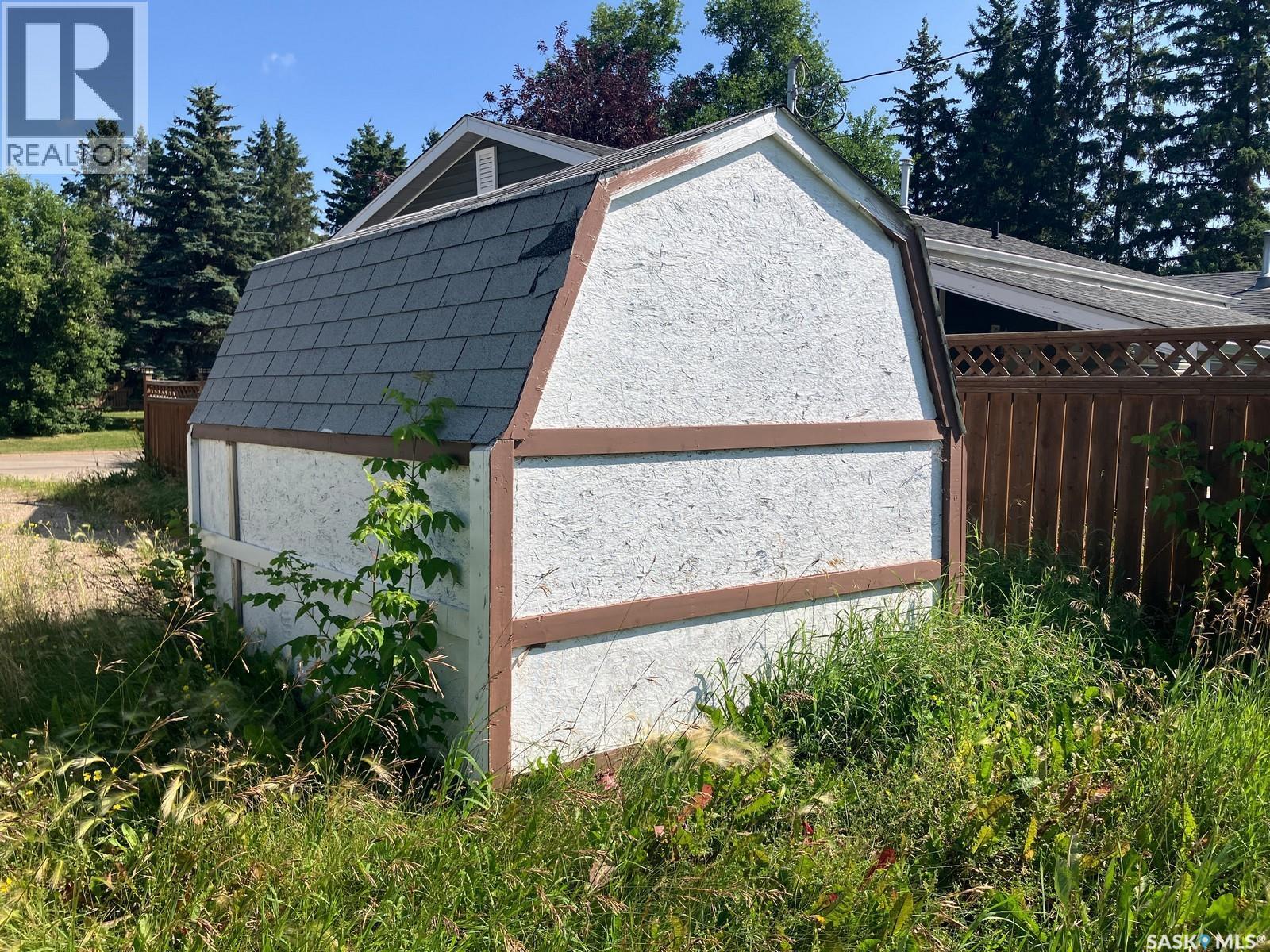 710 9Th Avenue W, Nipawin, SK - Outdoor