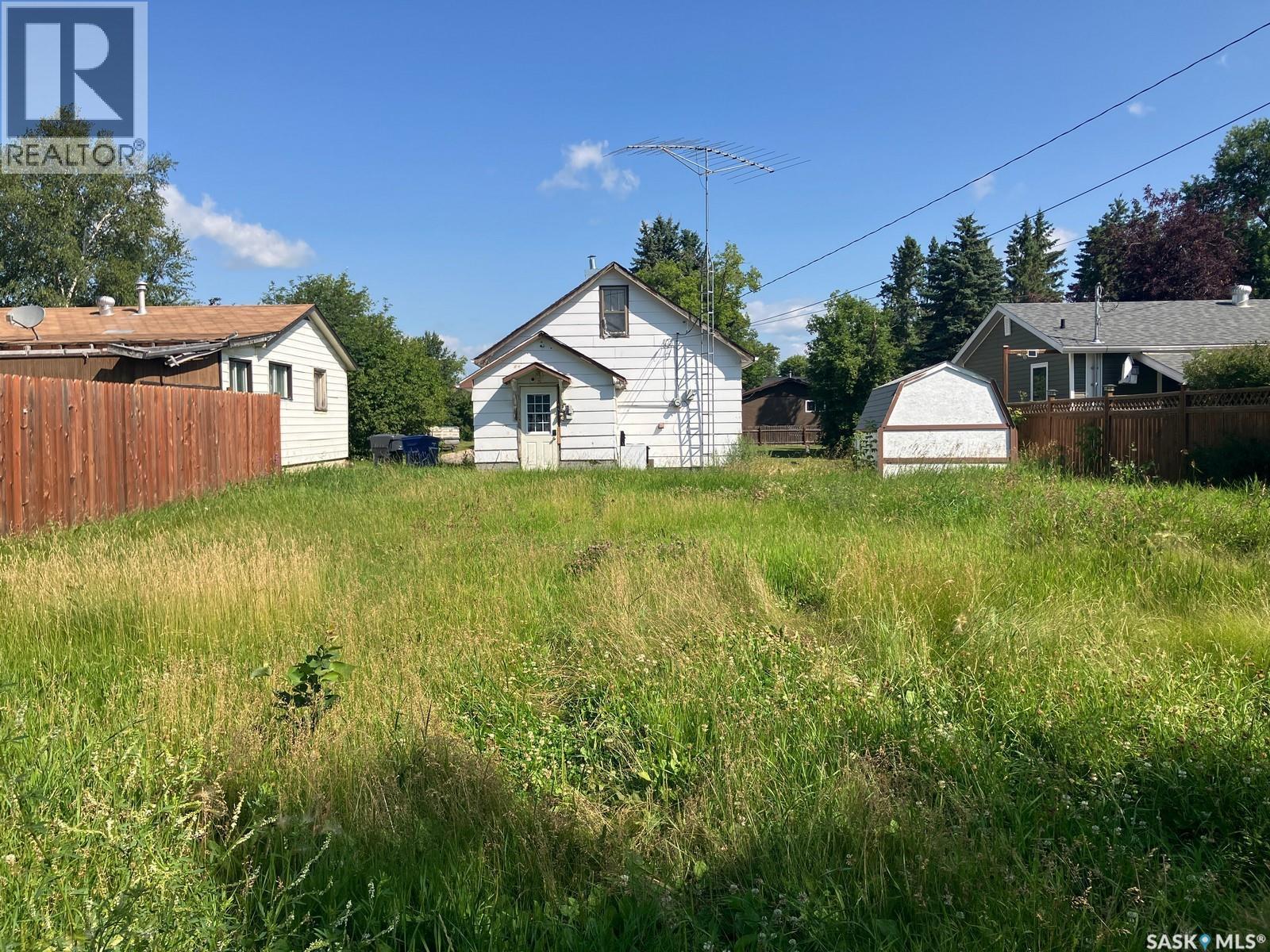 710 9Th Avenue W, Nipawin, SK - Outdoor