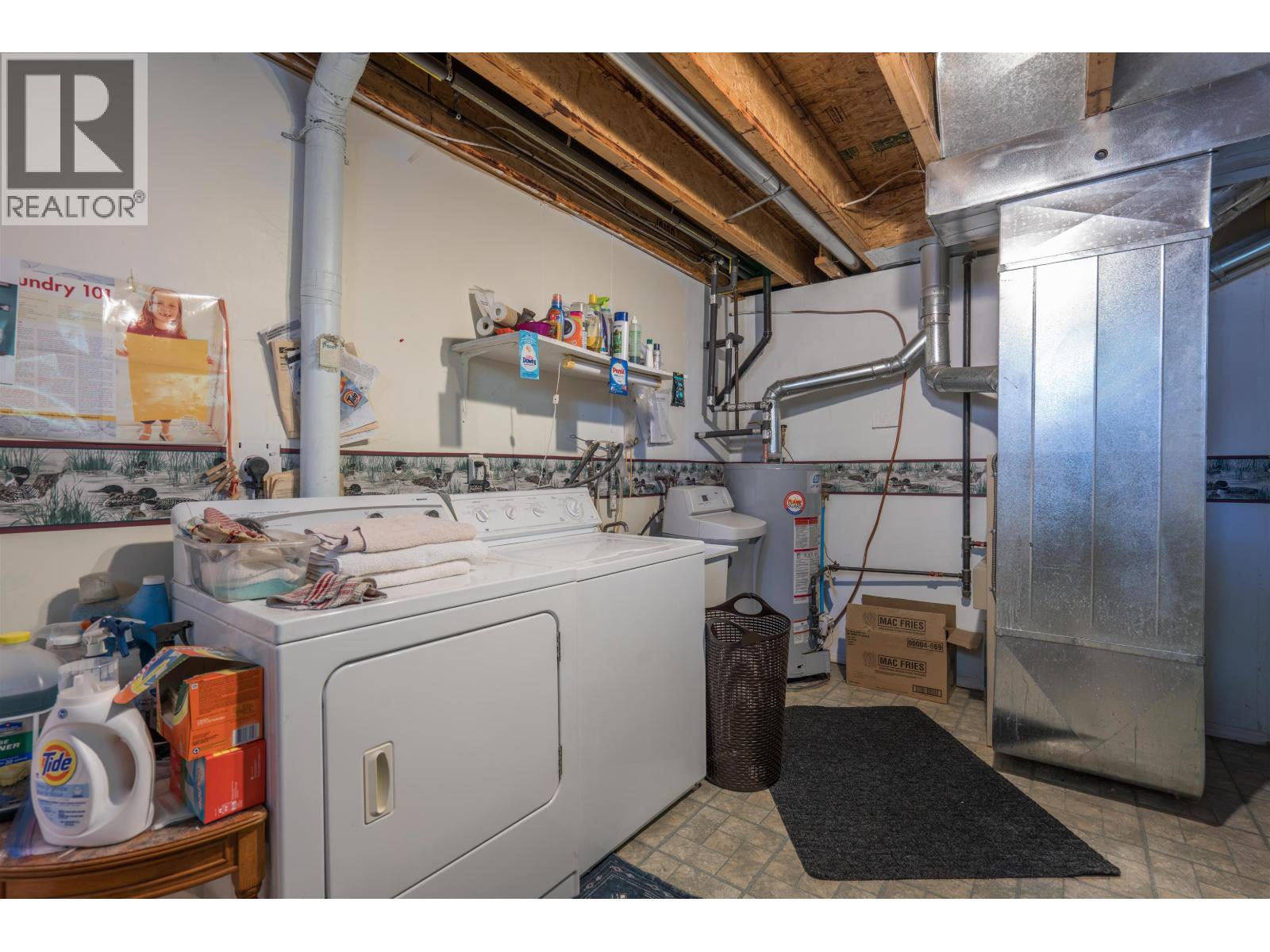 11330 Lakeside Drive, Prince George, BC - Indoor Photo Showing Laundry Room