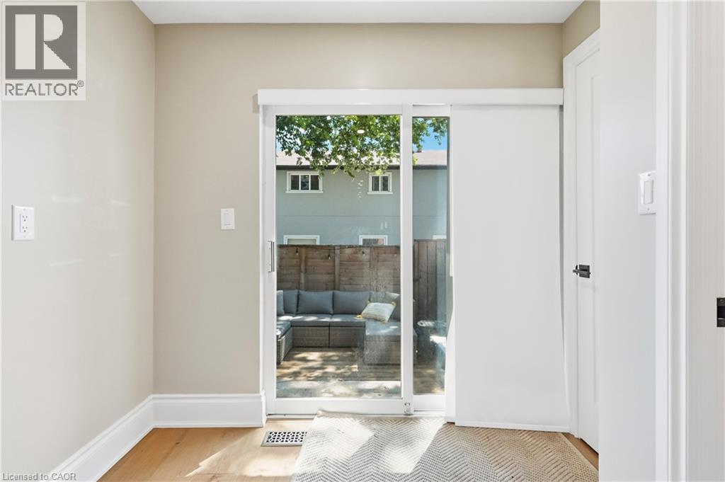 124 Park Street N, Hamilton, ON - Indoor Photo Showing Other Room